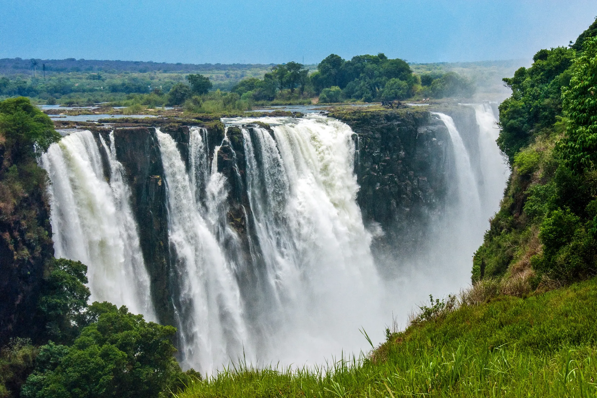 Vaikuttava näky – ja ajatella, kaikkea tuota vettä Vaikuttava näky – ja ajatella, kaikkea tuota vettä