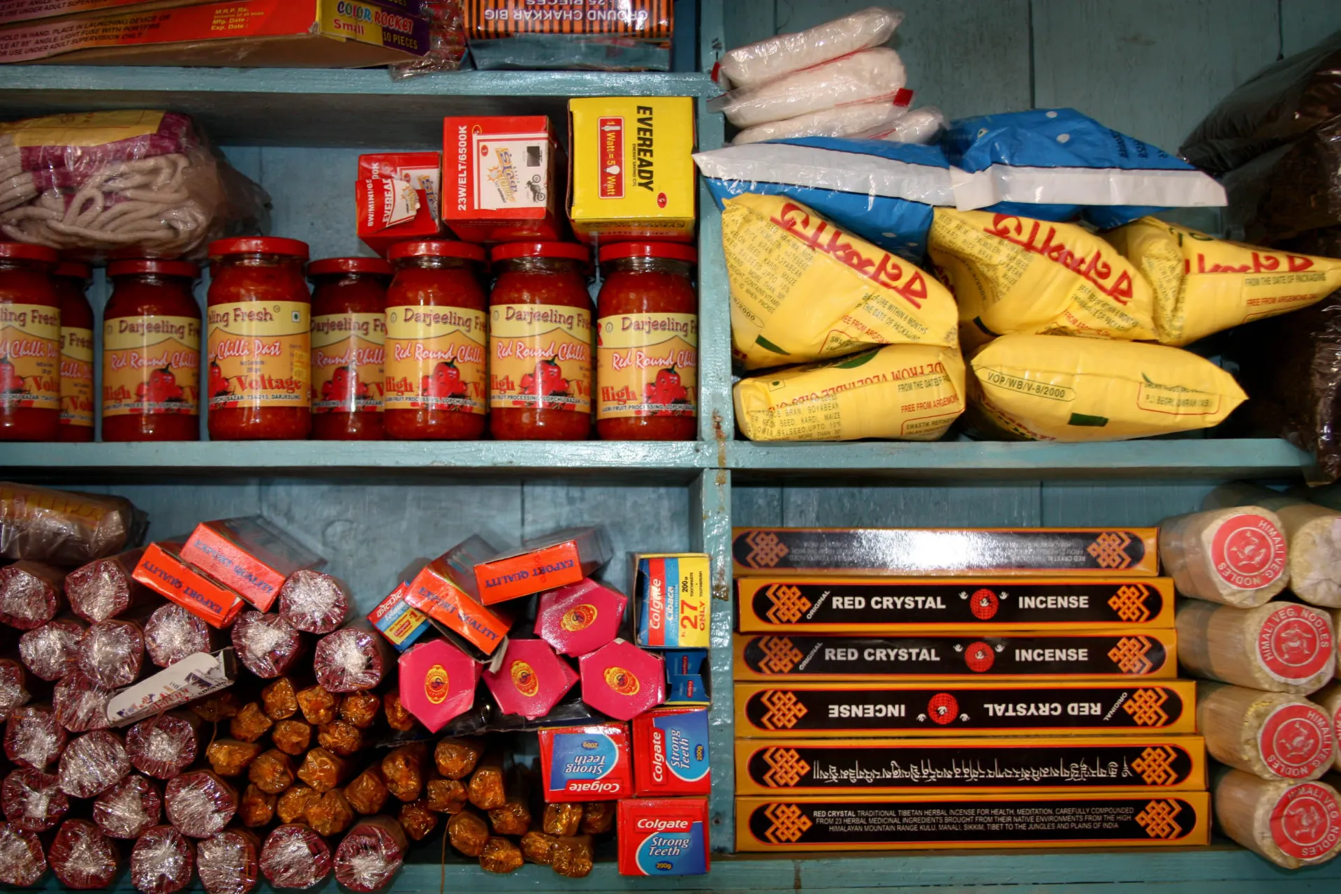 Valikoima kaupassa Darjeelingissa