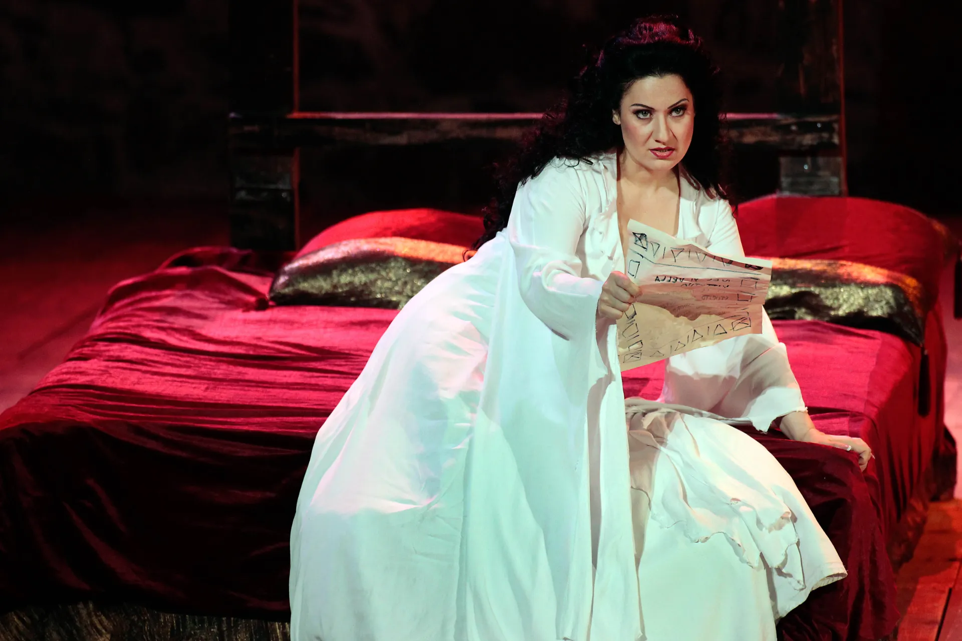 Lady Macbeth intensiivisessä kohtauksessa Verdin Macbethista Lady Macbeth intensiivisessä kohtauksessa Verdin Macbethista