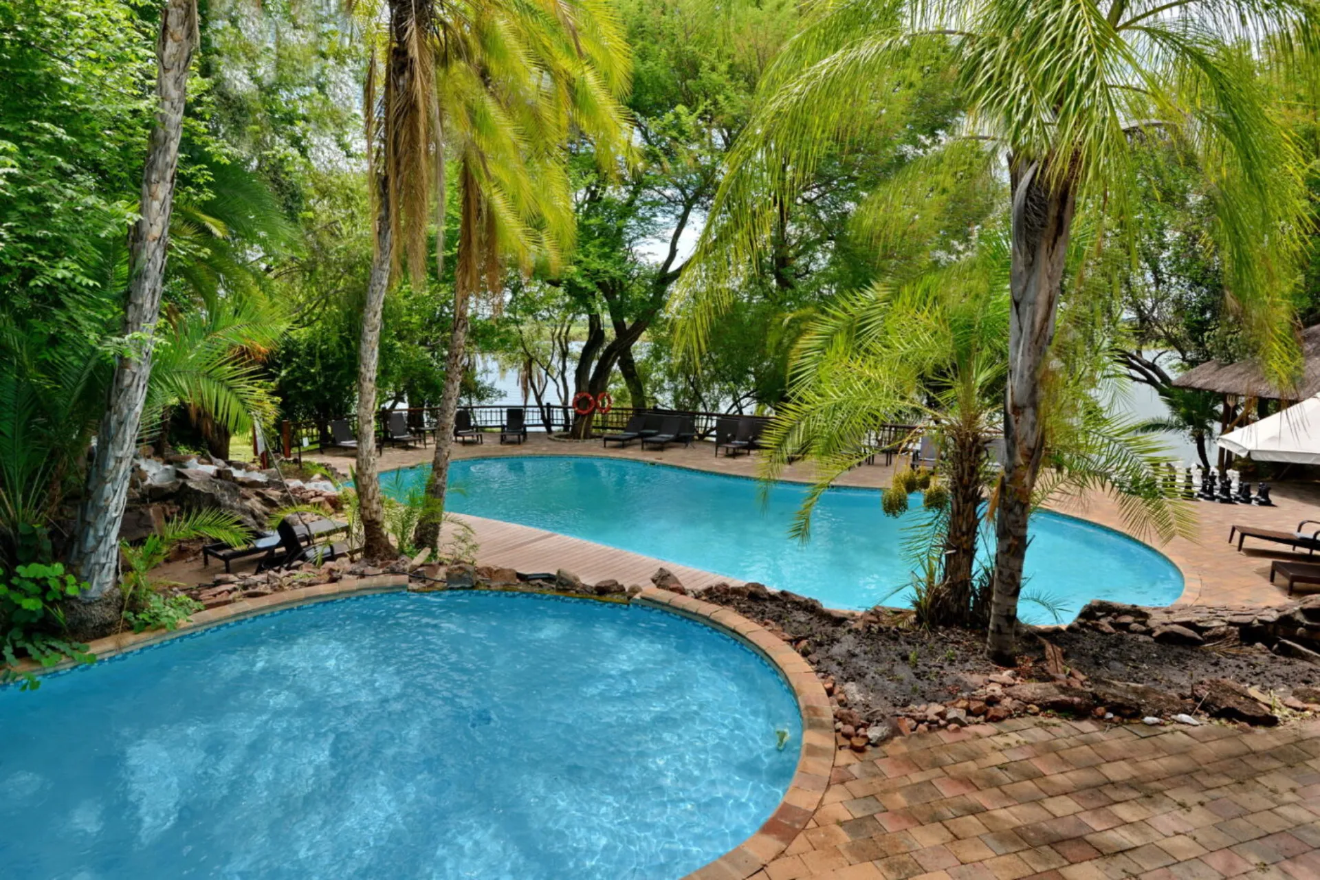 Viehättävä allasalue Mowana Lodgessa Viehättävä allasalue Mowana Lodgessa