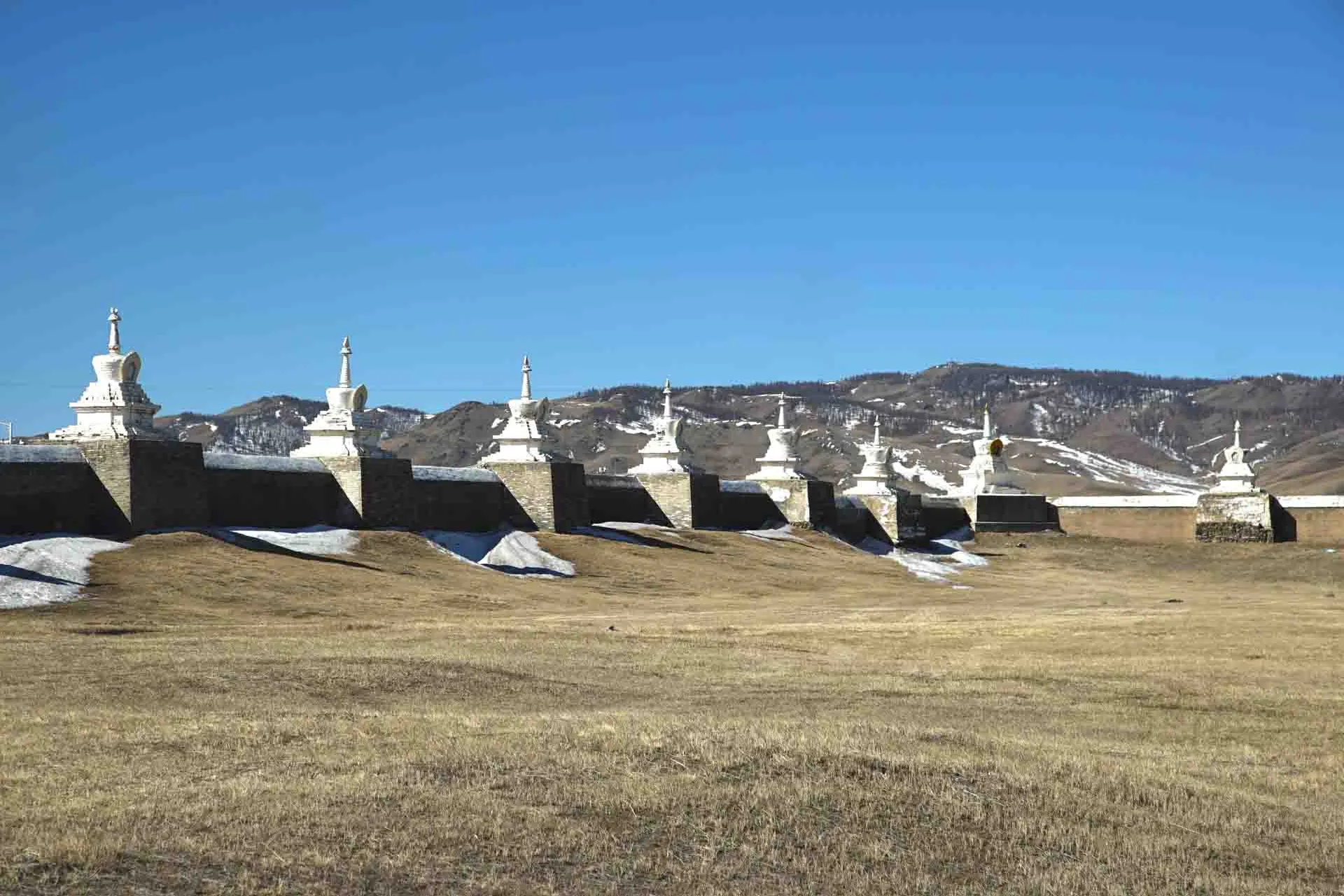Stupat Erdene Zuu -luostarin lähellä Karakorumia – Mongolian vanhin buddhalainen luostari Stupat Erdene Zuu -luostarin lähellä Karakorumia – Mongolian vanhin buddhalainen luostari