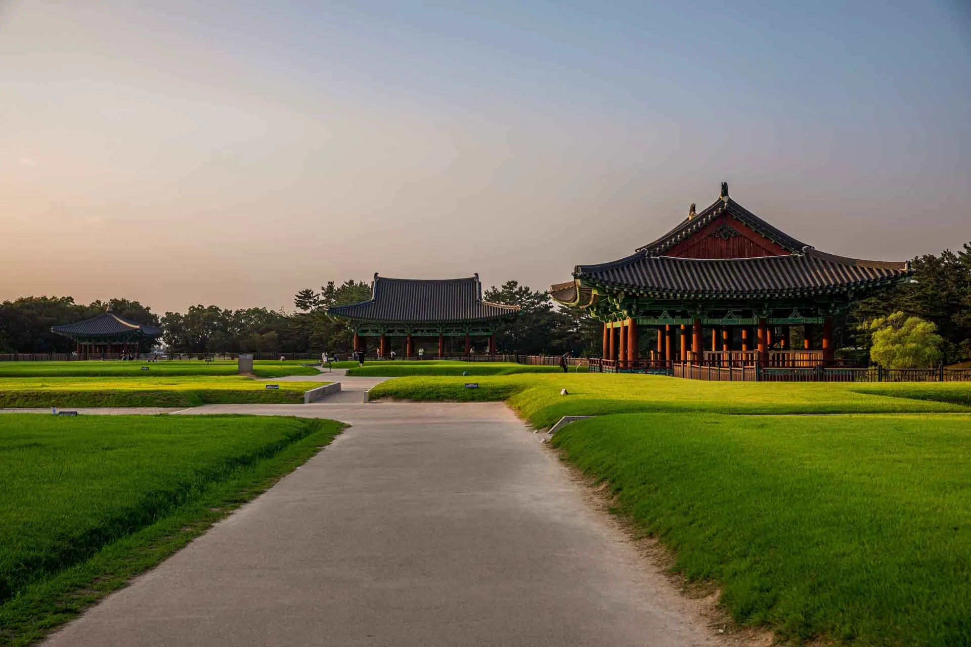 Donggung-palatsi ja Wolji-lampi Gyeongjussa
