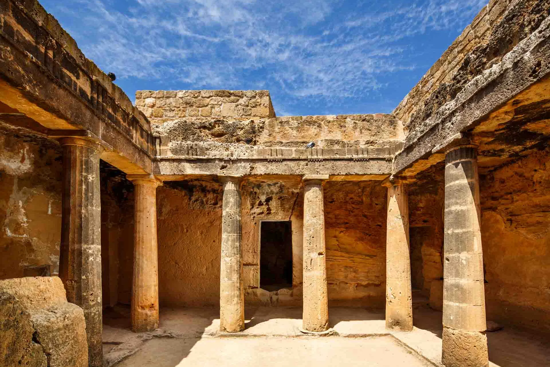 Kuninkaiden haudat ovat peräisin 400-luvulta eKr. Kuninkaiden haudat ovat peräisin 400-luvulta eKr.