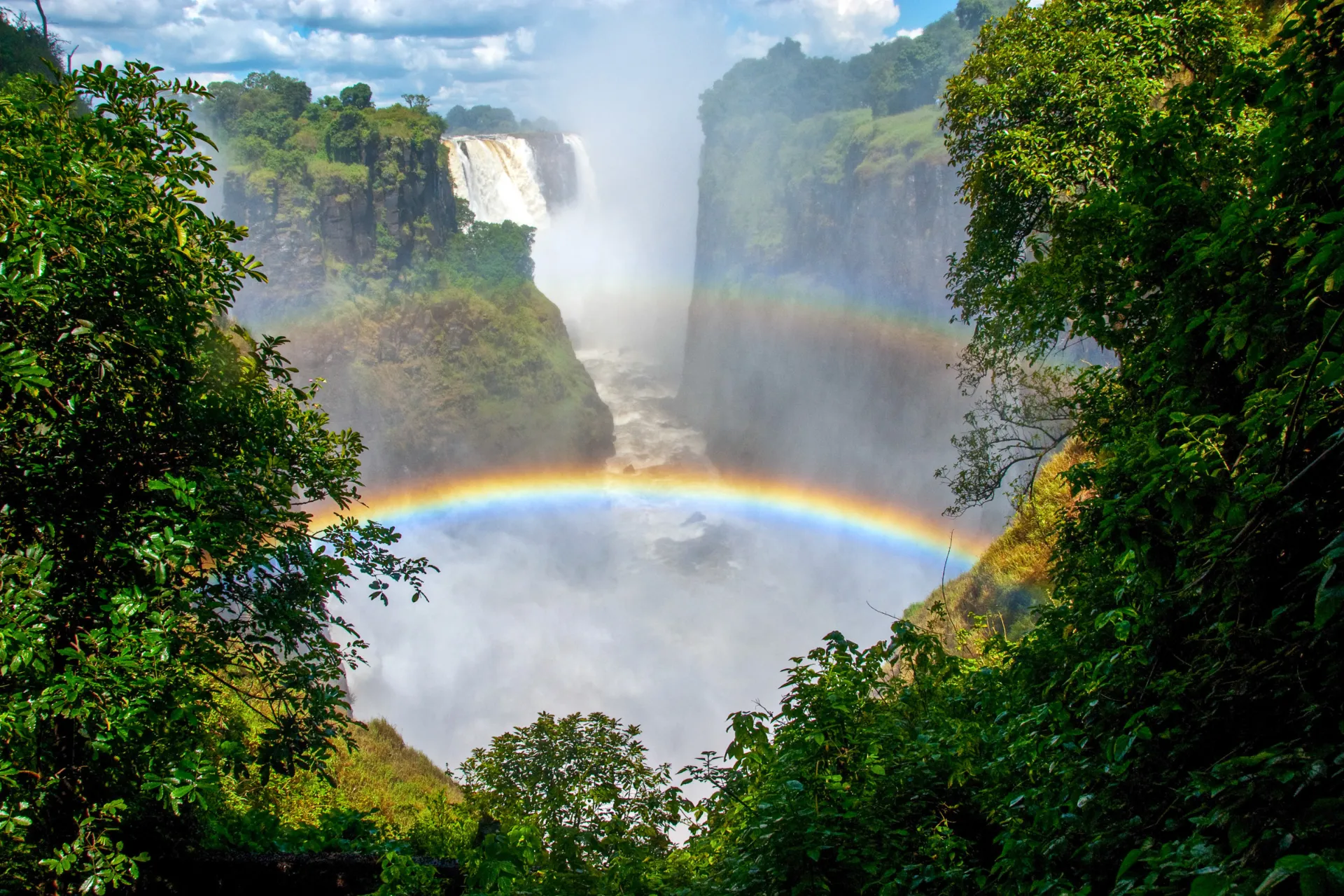 Sateenkaari Victorian putouksilla Sateenkaari Victorian putouksilla