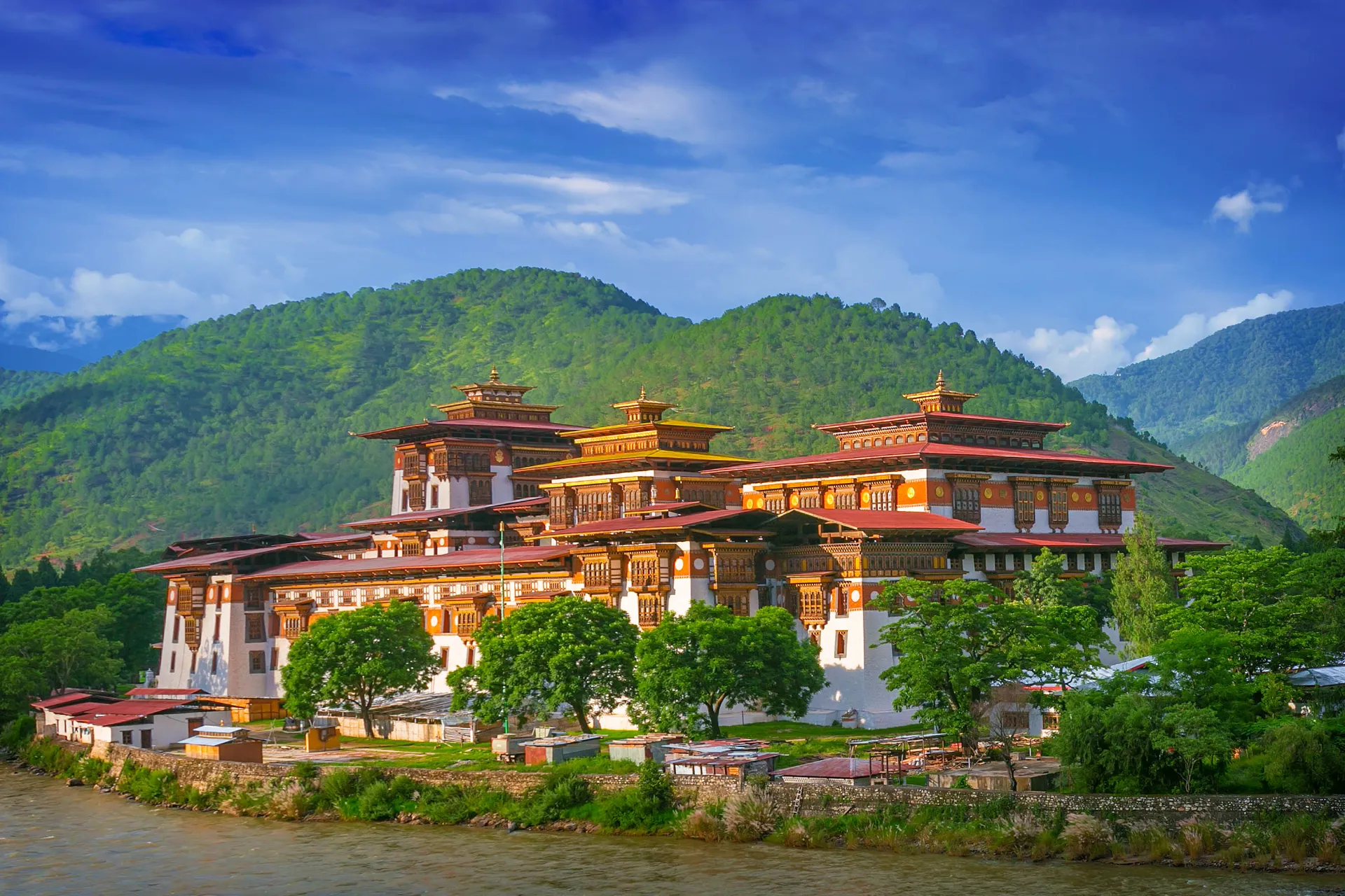 Punakha Dzong kauniissa maisemissa