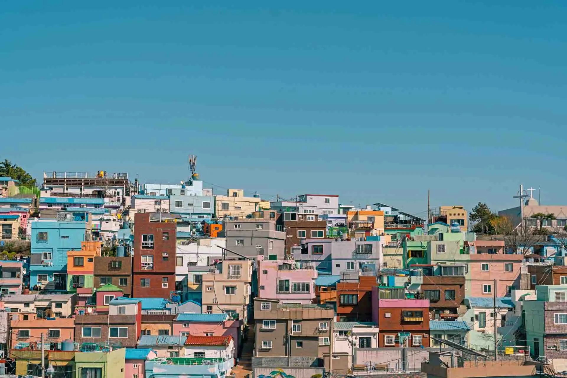 Gamcheon Culture Village Busanissa – värikäs kukkulakaupunginosa, tunnettu taiteesta, seinämaalauksista ja kapeista kujista