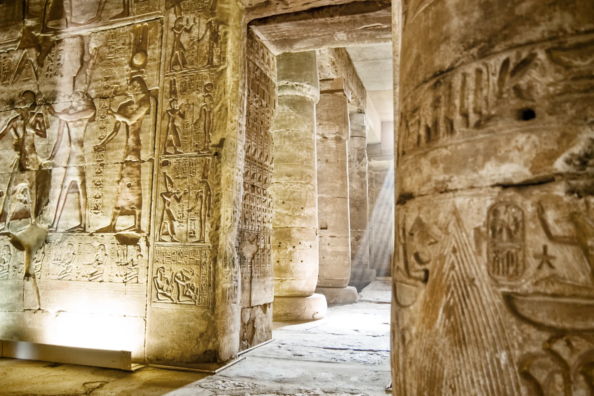 Seti I:n temppeli (Ramses II:n isä) on kuuluisin Abydoksessa