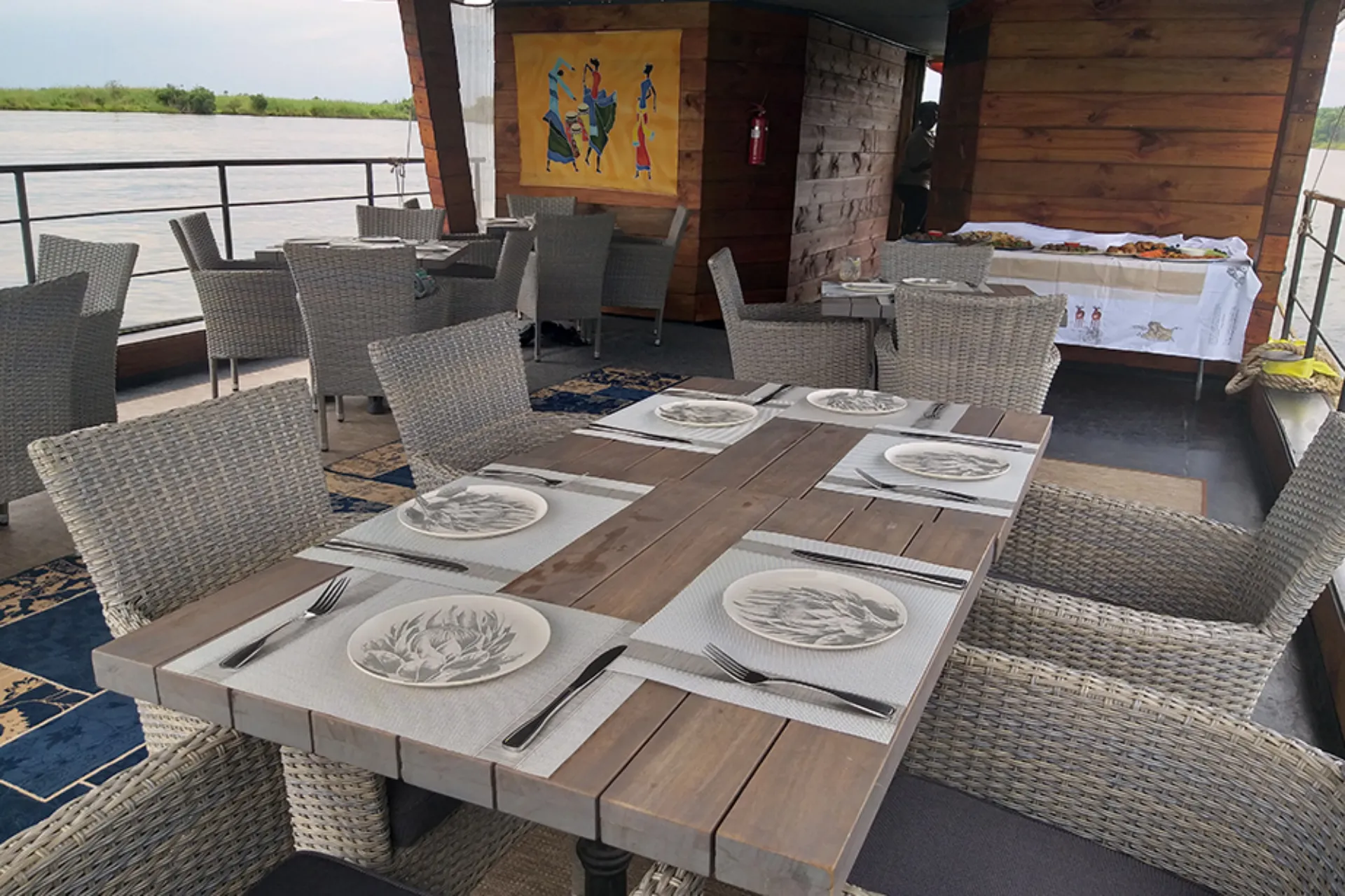 Vene valmisteltu ruokailua varten Vene valmisteltu ruokailua varten