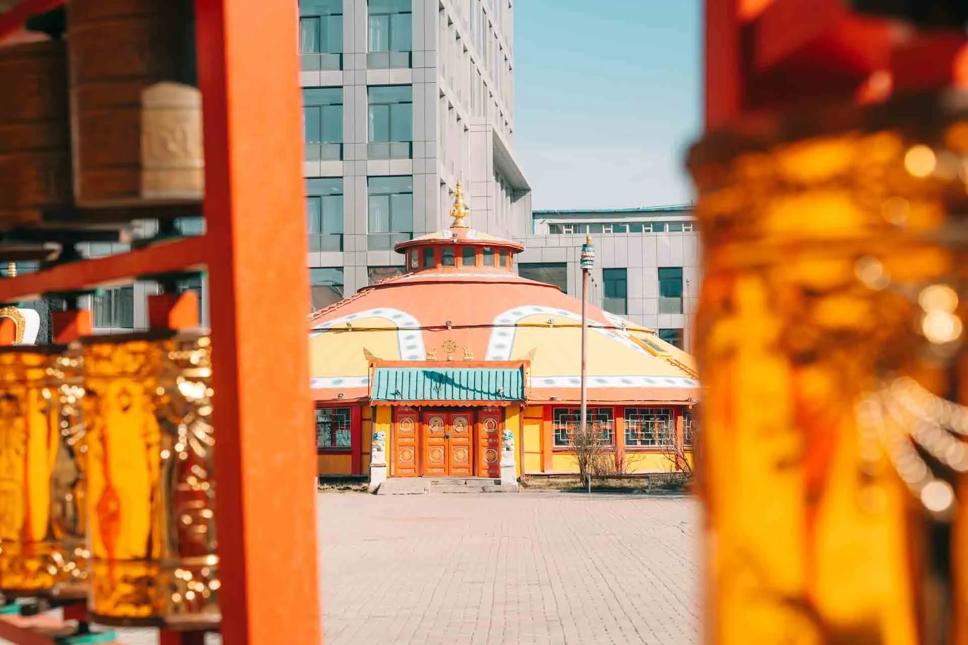 Dashchoilin-luostari Ulan Batorissa – aktiivinen buddhalainen keskus perinteisen jurtan muodossa Dashchoilin-luostari Ulan Batorissa – aktiivinen buddhalainen keskus perinteisen jurtan muodossa