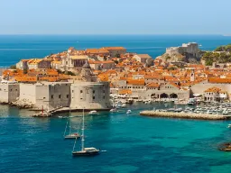 Vanha Dubrovnik mereltä nähtynä