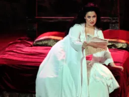 Lady Macbeth intensiivisessä kohtauksessa Verdin Macbethista Lady Macbeth intensiivisessä kohtauksessa Verdin Macbethista