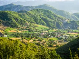 Elbasan, Albania – historiallinen kaupunki, tunnettu ottomaanilinnoituksesta, vanhoista moskeijoista ja elävästä kulttuurista