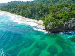 Puerto Viejon kutsuva ranta