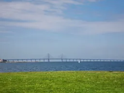 Öresundin silta yhdistää Malmö Ruotsissa ja Kööpenhaminan Tanskassa Öresundin silta yhdistää Malmö Ruotsissa ja Kööpenhaminan Tanskassa