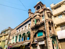 Basaari Delhissä vanhassa moskeijassa