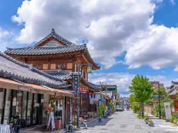 Viehättävä kaupunginosa Jeonju Hanok Village