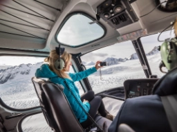 Helikopterilento Franz Josef -jäätikön yli