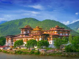 Punakha Dzong kauniissa maisemissa