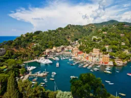 Näkymä Portofinoon venesatamineen Näkymä Portofinoon venesatamineen