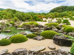 Palkittu japanilainen puutarha Adachi-museossa