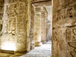Seti I:n temppeli (Ramses II:n isä) on kuuluisin Abydoksessa