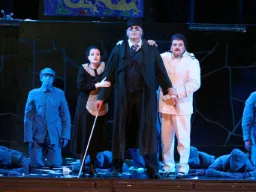 Turandot: Mandariini, Calaf ja Liù Turandot: Mandariini, Calaf ja Liù