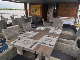 Vene valmisteltu ruokailua varten