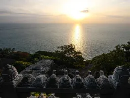 Auringonnousu Hyangiram-temppelissä