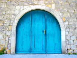 Tyylikäs ovi Stonissa