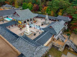 Bulguksa-temppeli Gyeongjussa on korealaisen buddhismin Jogye-järjestön päätemppeli