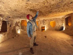 Huone Kappadokian kallioon hakatusta maanalaisesta kaupungista Huone Kappadokian kallioon hakatusta maanalaisesta kaupungista