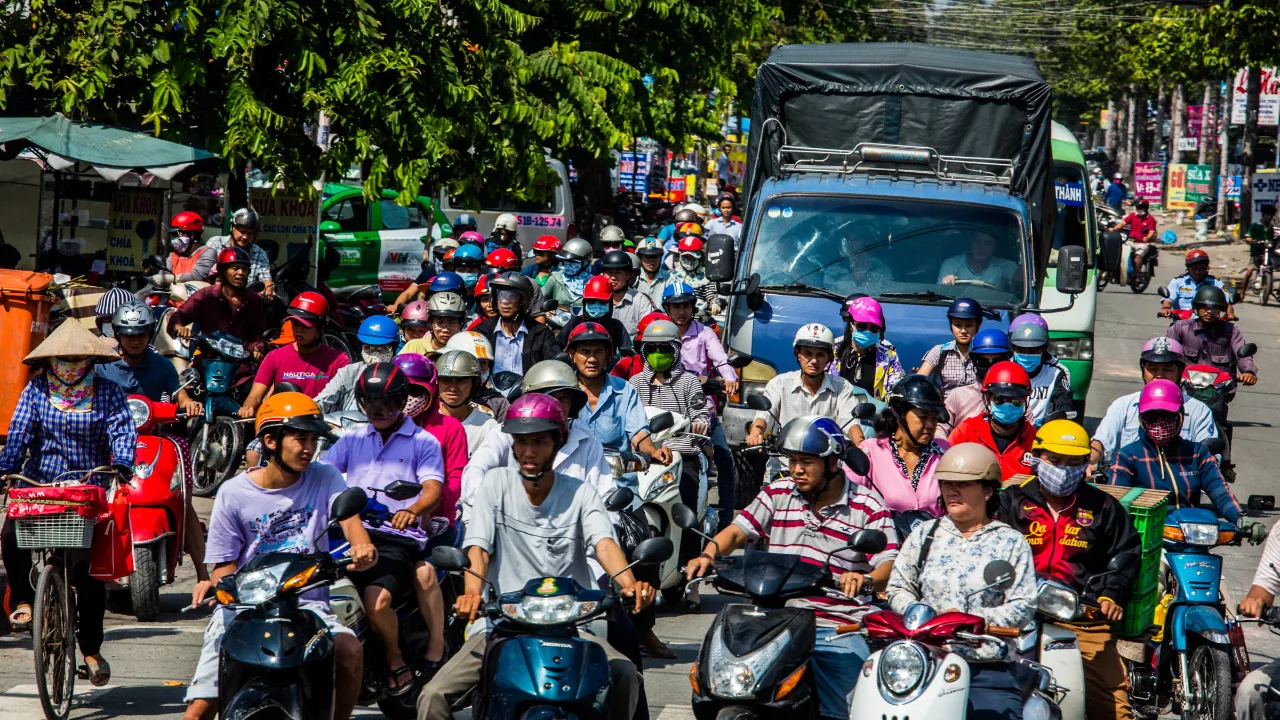Hyvä idea käyttää kypärää Ho Chi Minh Cityssä