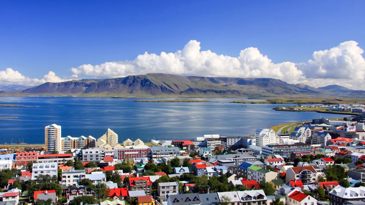 Reykjavik on yksi Euroopan pienemmistä pääkaupungeista
