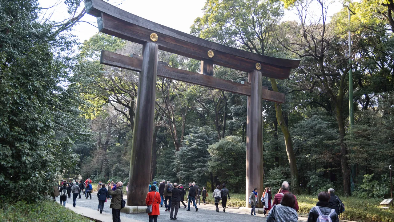 Japanin suurimmalla shinto-pyhäköllä, Meiji Jingu Japanin suurimmalla shinto-pyhäköllä, Meiji Jingu
