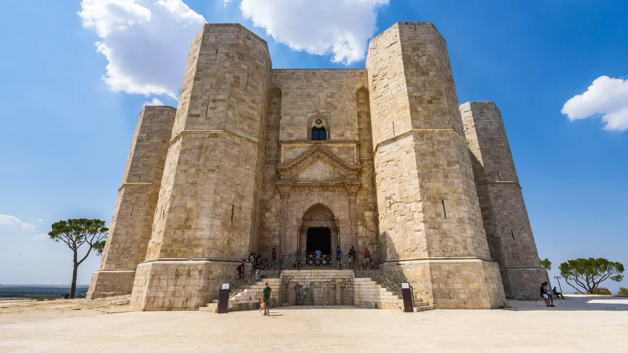 Castel del Monte Apuliassa Castel del Monte Apuliassa