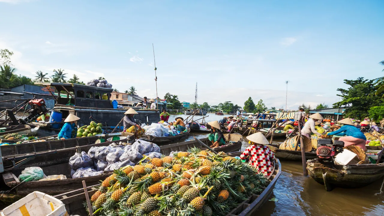 Mekongin suistoalue on kuuluisa kelluvista markkinoistaan Mekongin suistoalue on kuuluisa kelluvista markkinoistaan