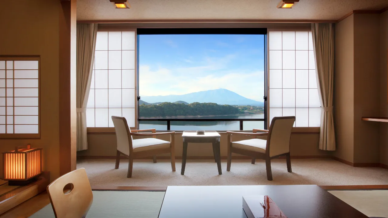 Perinteisessä onsen-hotellissa Perinteisessä onsen-hotellissa