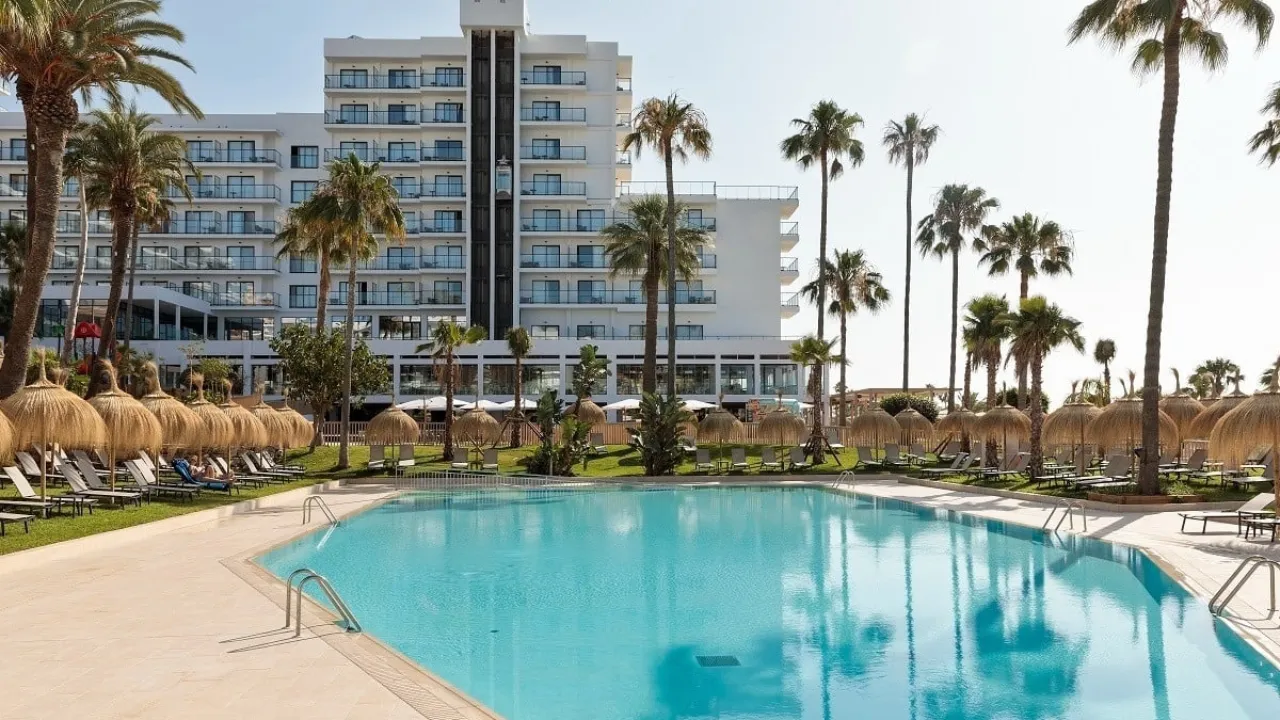 Hotellimme uima-allas Benalmádenassa, Hotel Best Tritón