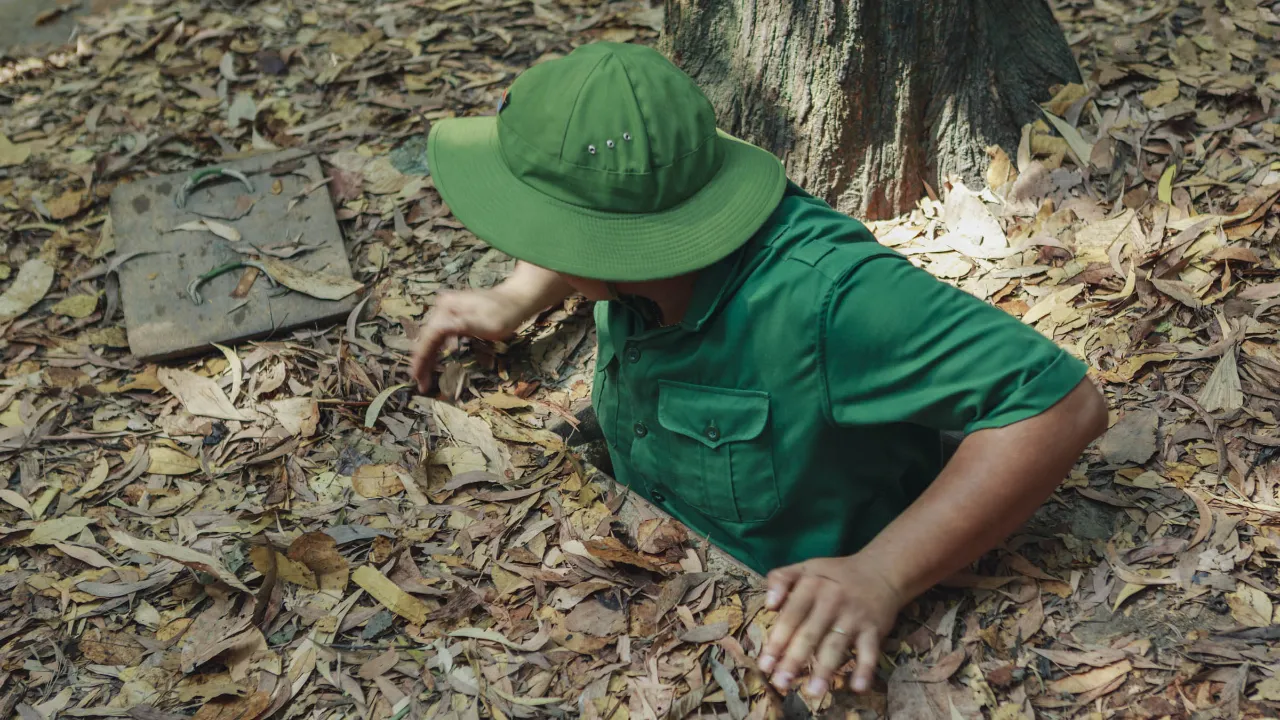 Sisäänkäynti historiallisiin Cu Chi -tunneleihin lähellä Ho Chi Minh Cityä Sisäänkäynti historiallisiin Cu Chi -tunneleihin lähellä Ho Chi Minh Cityä