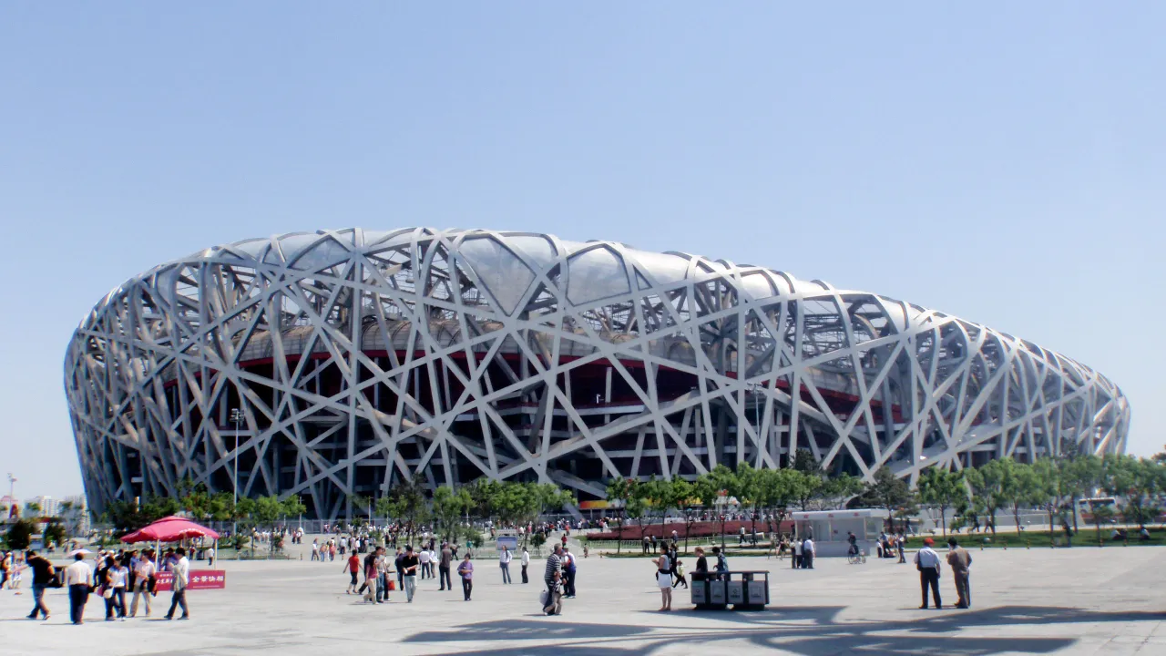 Linnunpesä-stadion Pekingissä – rakennettu vuoden 2008 olympialaisiin Linnunpesä-stadion Pekingissä – rakennettu vuoden 2008 olympialaisiin