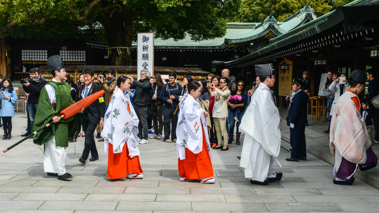 Shintoseremonia Meiji Jingun pyhäkössä