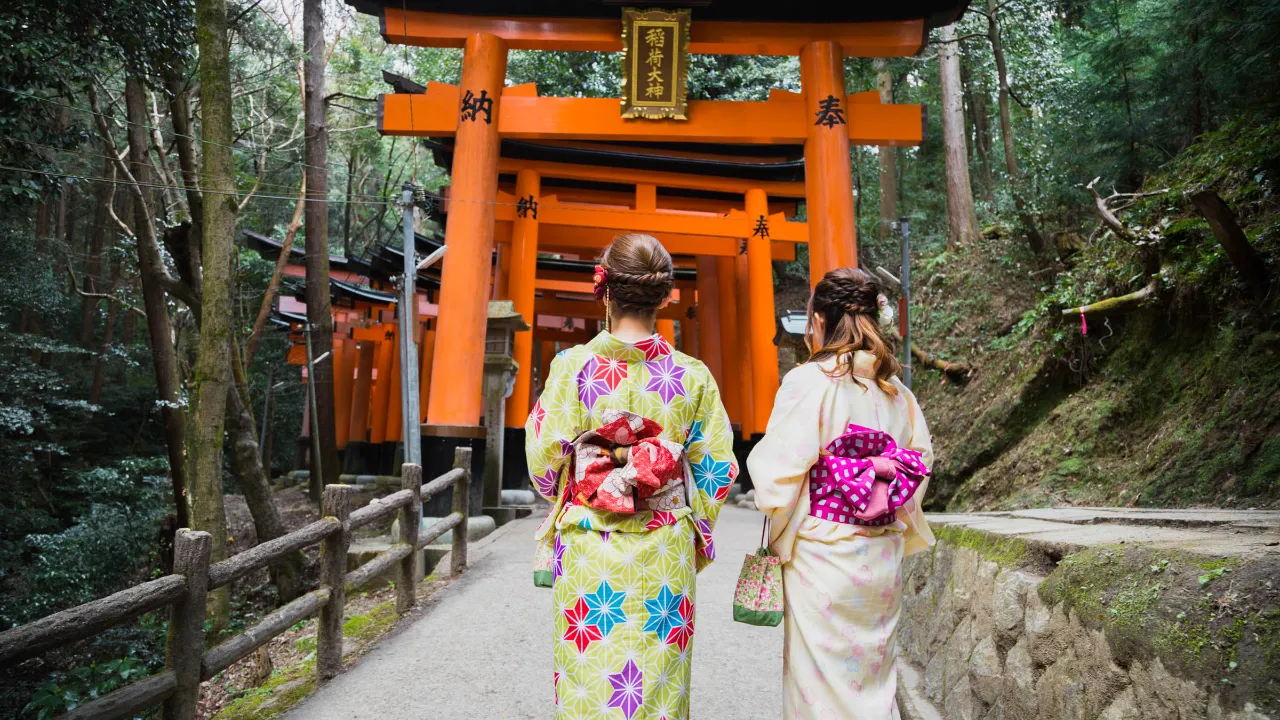 Shinto-pyhäkkö Fushimi Inari-taishalla Shinto-pyhäkkö Fushimi Inari-taishalla