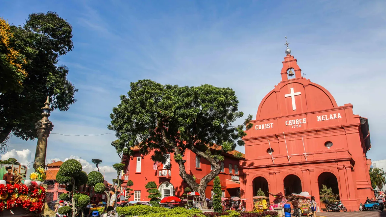 Malaccan Christ Church tunnusomaisine punaisine julkisivuineen Malaccan Christ Church tunnusomaisine punaisine julkisivuineen
