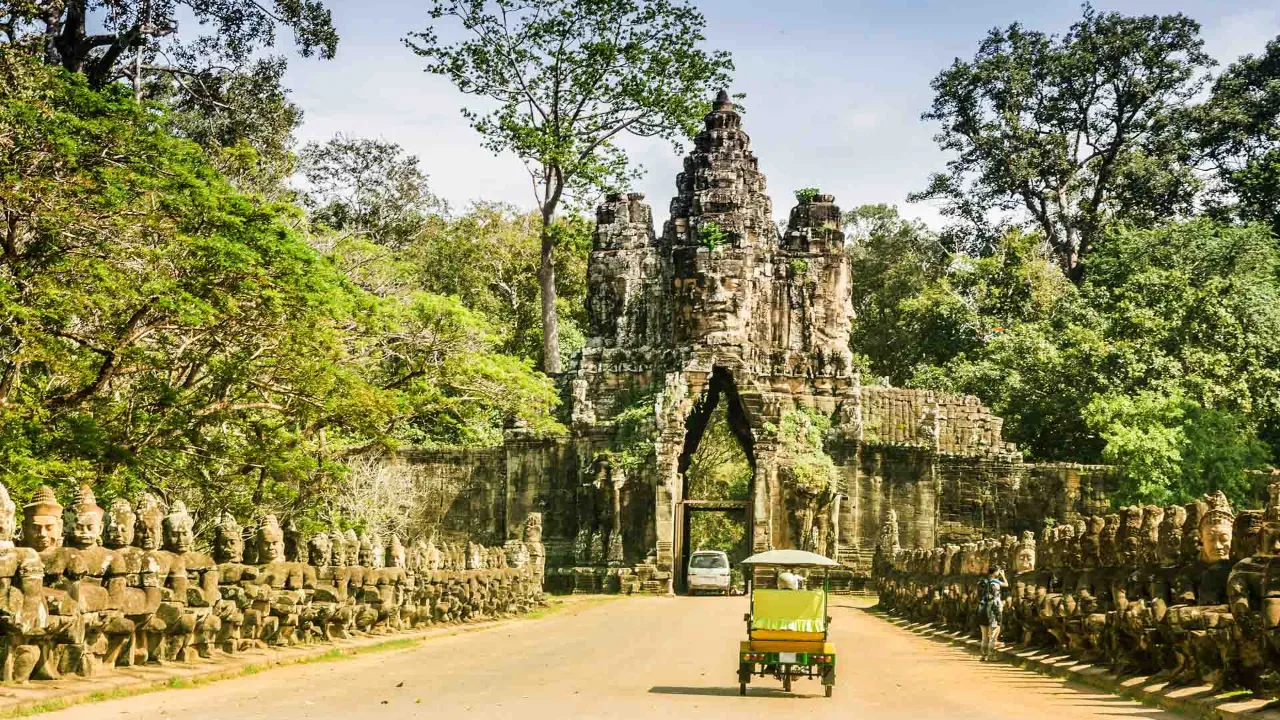 Angkor Thomin eteläinen portti Angkor Thomin eteläinen portti