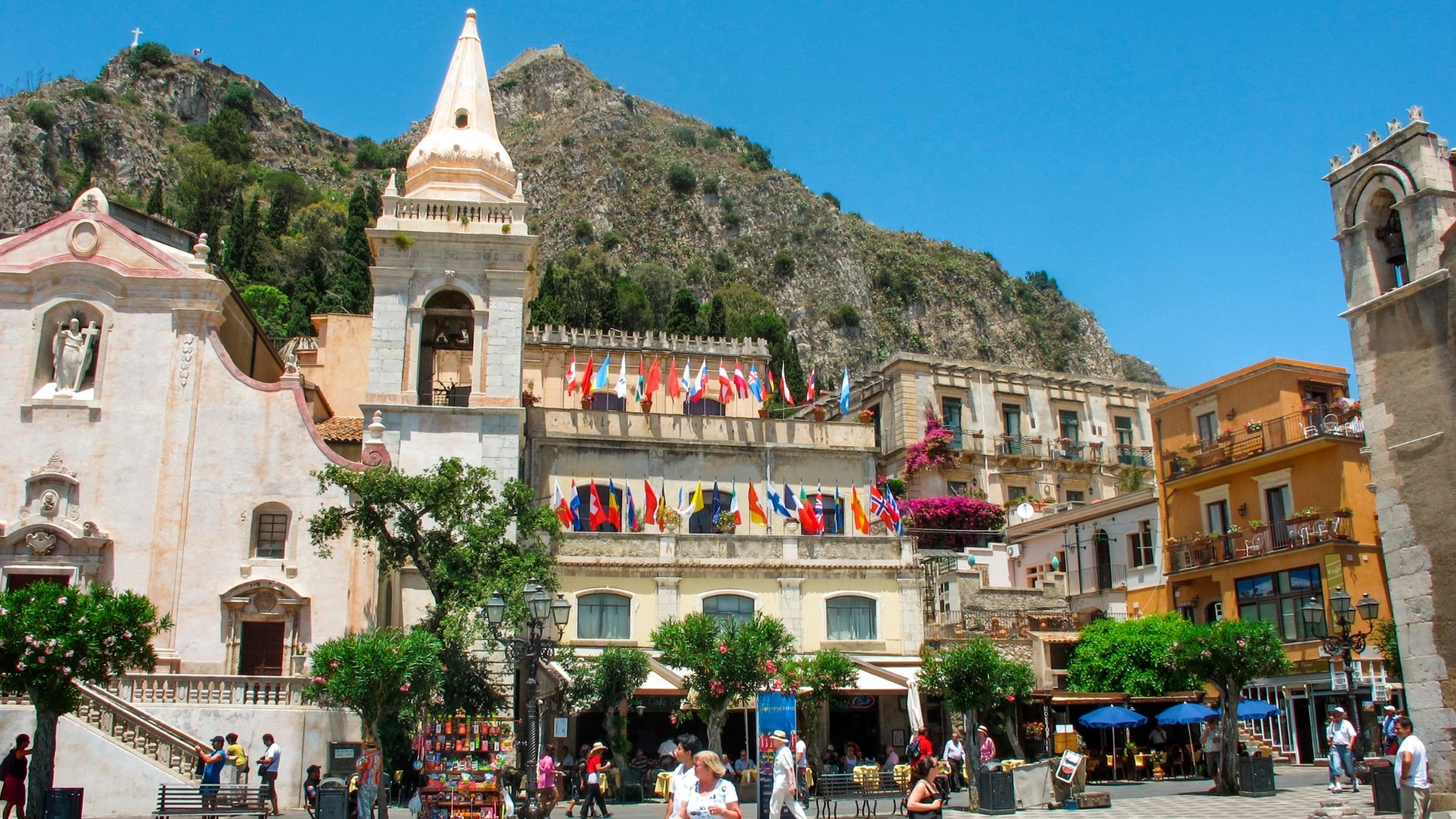 Piazza IX Aprile, Taormina