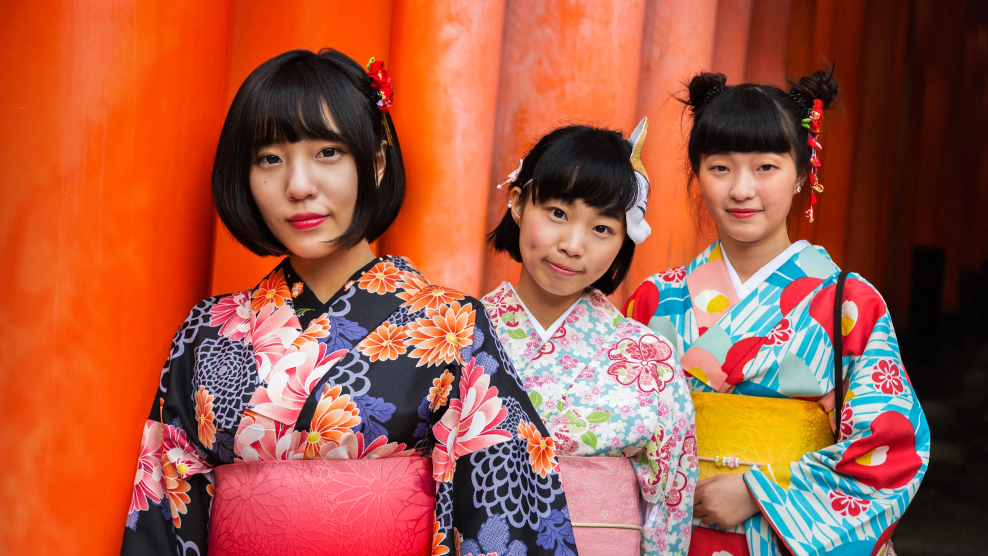 Kimono puetaan aina vasen puoli oikean päälle